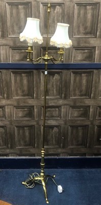 Lot 368 - A BRASS FLOOR LAMP