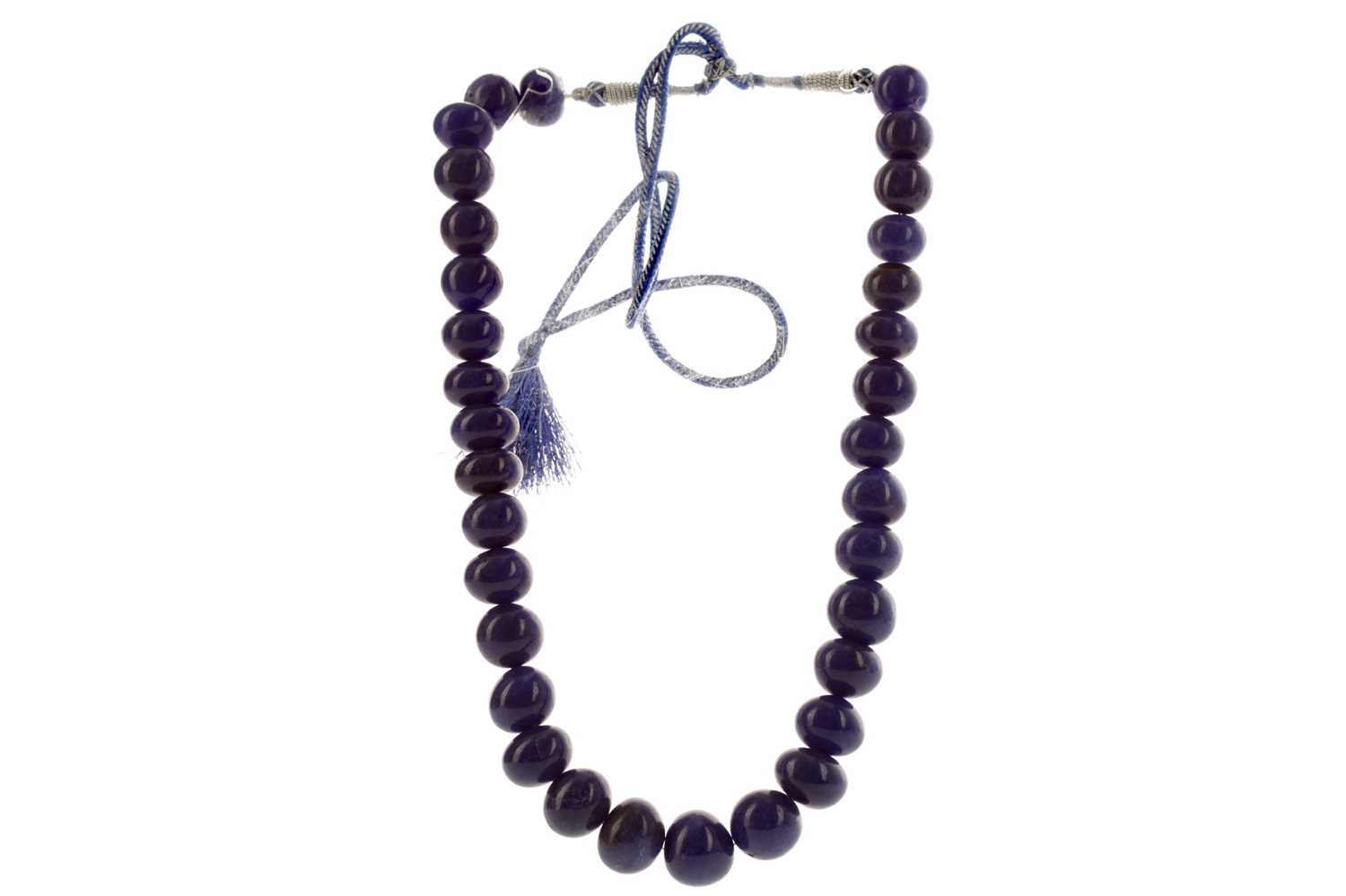 Lot 1422 - A SAPPHIRE BEAD NECKLACE