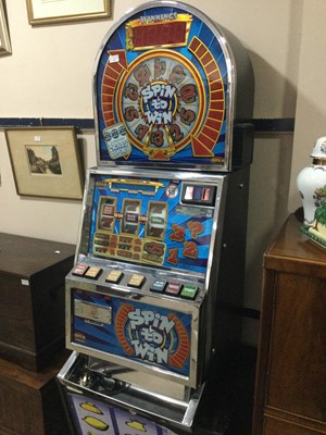 Lot 453 - A SPIN TO WIN £25 JACKPOT CASINO CABINET FRUIT MACHINE