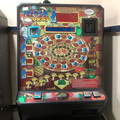 Lot 452 - A PIZZA THE ACTION SKILL BASED GAMING MACHINE WITH £40 PRIZE