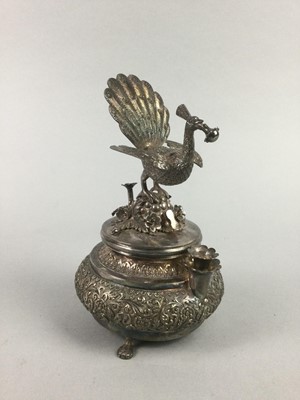 Lot 941 - A LATE 19TH CENTURY INDIAN SILVER ATOMISER