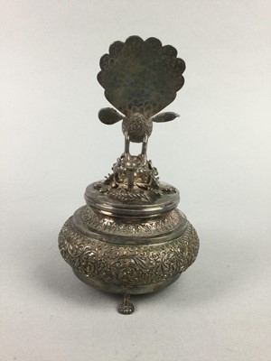 Lot 941 - A LATE 19TH CENTURY INDIAN SILVER ATOMISER