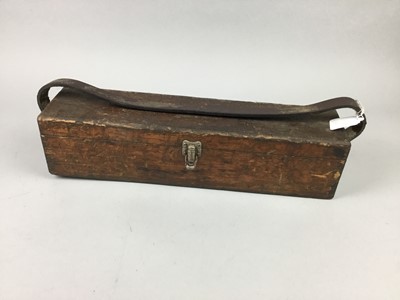 Lot 521 - AN EARLY 20TH CENTURY INDUSTRIAL SPIRIT LEVEL