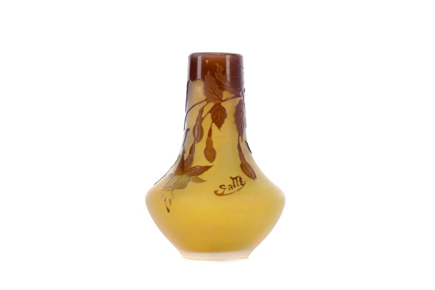 Lot 1114 - A GALLÉ CAMEO GLASS VASE