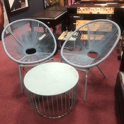 Lot 559 - A PAIR OF RETRO METAL AND COATED GARDEN CHAIRS AND TABLE