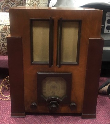 Lot 562 - AN ART DECO PHILLIPS VALVE SET RADIO