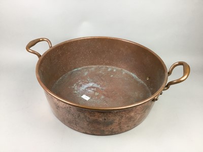 Lot 570 - A LARGE COPPER TWIN HANDLED PAN