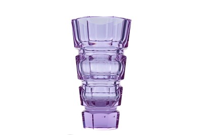 Lot 1010 - AN ART DECO CZECH ALEXANDRITE GLASS VASE