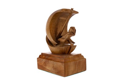 Lot 525 - AN UNTITLED OAK CARVING BY IAIN R MCINTOSH