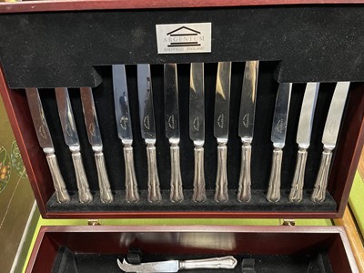 Lot 497 - A CONTEMPORARY CANTEEN OF SILVER CUTLERY BY ARGENTUM