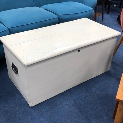 Lot 66 - A WHITE PAINTED BLANKET CHEST