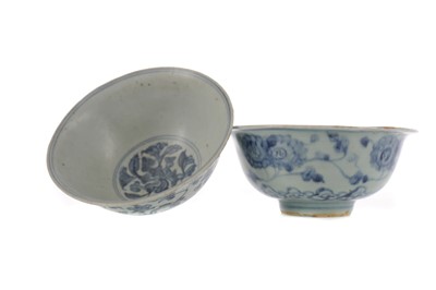 Lot 974 - A LOT OF TWO CHINESE BLUE AND WHITE BOWLS
