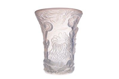 Lot 1125 - AN OPALESCENT 'SEA LIFE' GLASS VASE