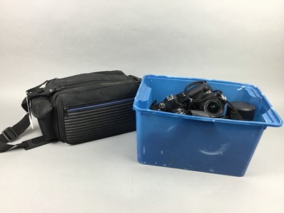 Lot 83 - A LOT OF CAMERAS AND ACCESSORIES