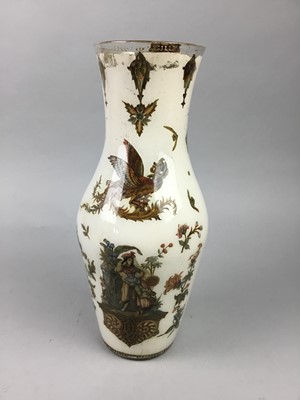 Lot 33 - A COLLECTION OF CHINESE AND OTHER CERAMICS
