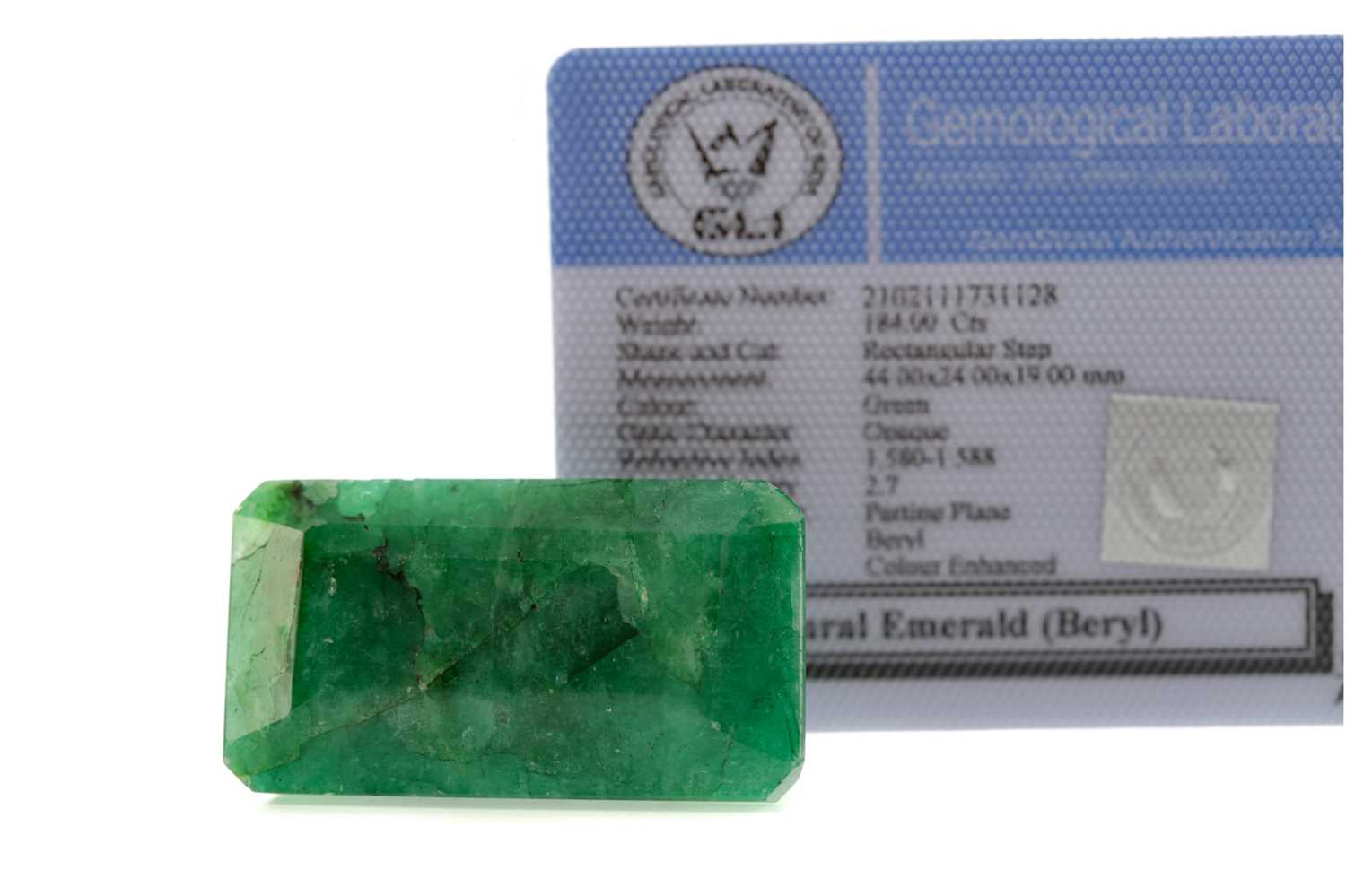 Lot 960 - A CERTIFICATED UNMOUNTED EMERALD