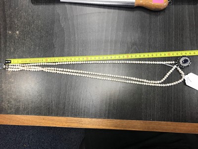 Lot 1472 - A PEARL NECKLACE