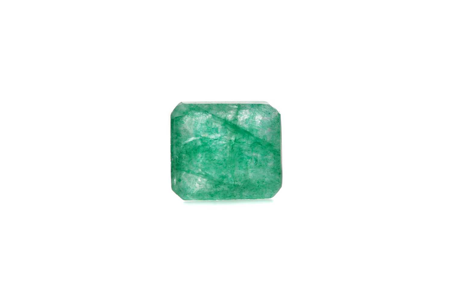 Lot 1491 - A CERTIFICATED UNMOUNTED EMERALD