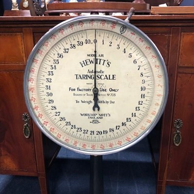 Lot 175 - A HEWITT'S AUTOMATIC TARING SCALE