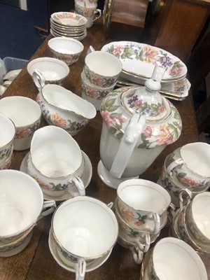 Lot 181 - A PARAGON 'COUNTRY LANE' PART TEA, COFFEE AND DINNER SERVICE