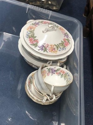 Lot 181 - A PARAGON 'COUNTRY LANE' PART TEA, COFFEE AND DINNER SERVICE