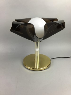 Lot 186 - A VINTAGE 1970S PERSPEX TABLE LAMP