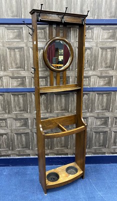 Lot 205 - AN OAK HALLSTAND