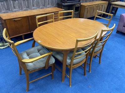 Lot 233 - A RETRO DINING TABLE AND SIX CHAIRS