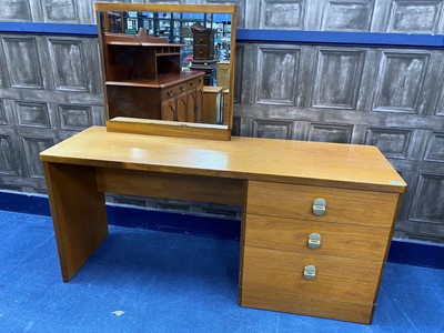 Lot 229 - A GROUP OF MODERN BEDROOM FURNITURE