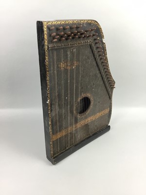 Lot 256 - A MENZENHAUER GUITAR ZITHER