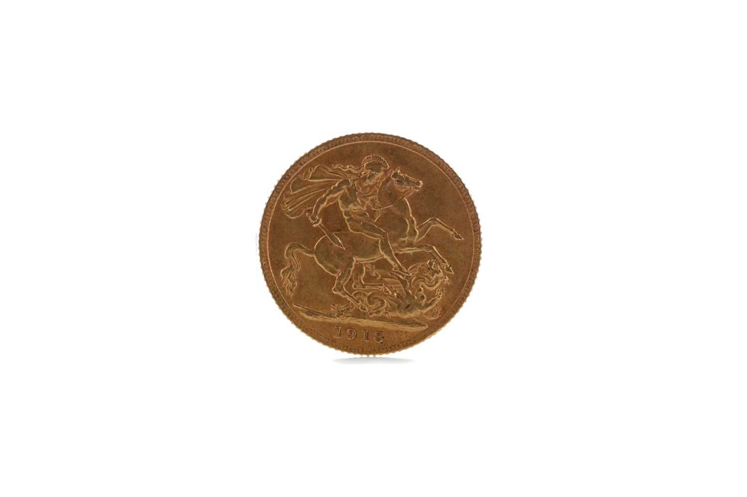 Lot 34 - A GOLD SOVEREIGN DATED 1913