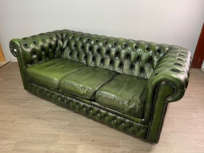 Lot 1310 - A GREEN LEATHER CHESTERFIELD SUITE