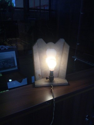 Lot 1314 - AN ART DECO FIGURAL TABLE LAMP