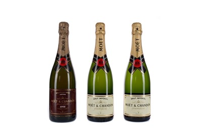 Lot 89 - ONE MOET 1998 MILLESIME ROSE AND TWO BRUT IMPERIAL