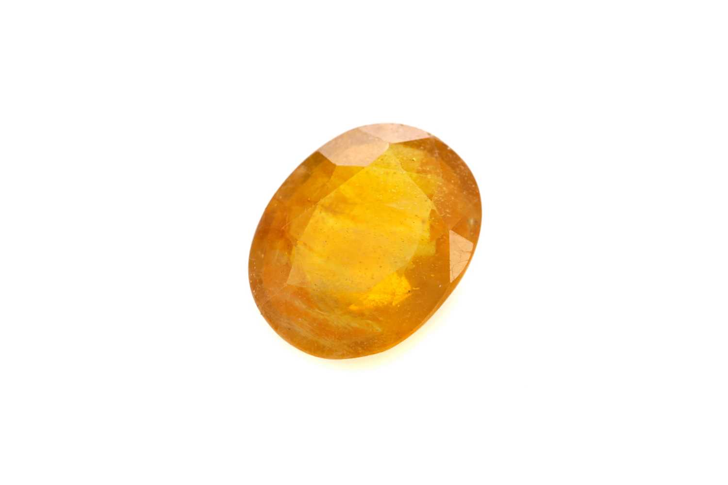 Lot 365 - A CERTIFICATED UNMOUNTED YELLOW SAPPHIRE