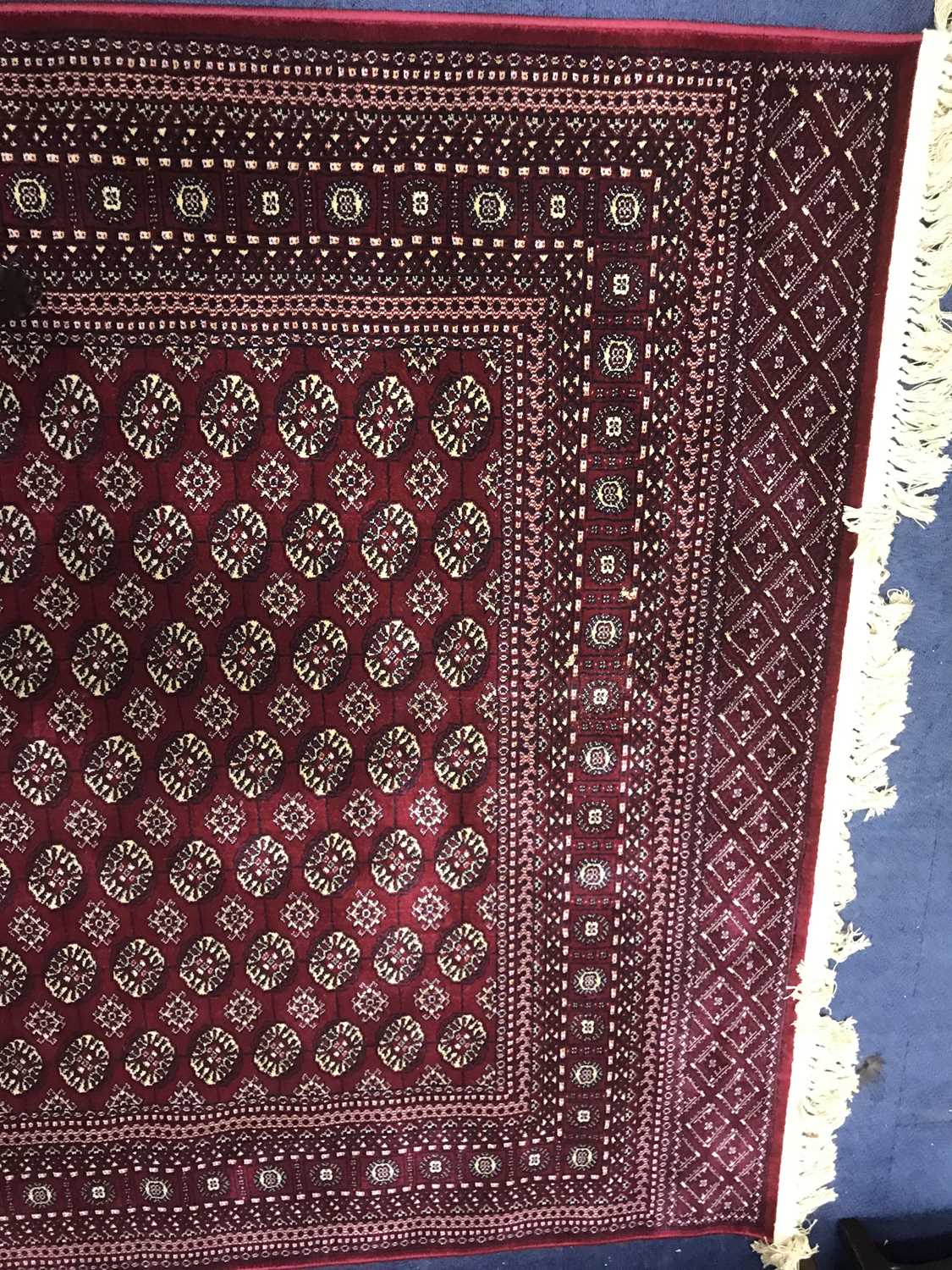 Lot 93 - A PERSIAN STYLE RUG