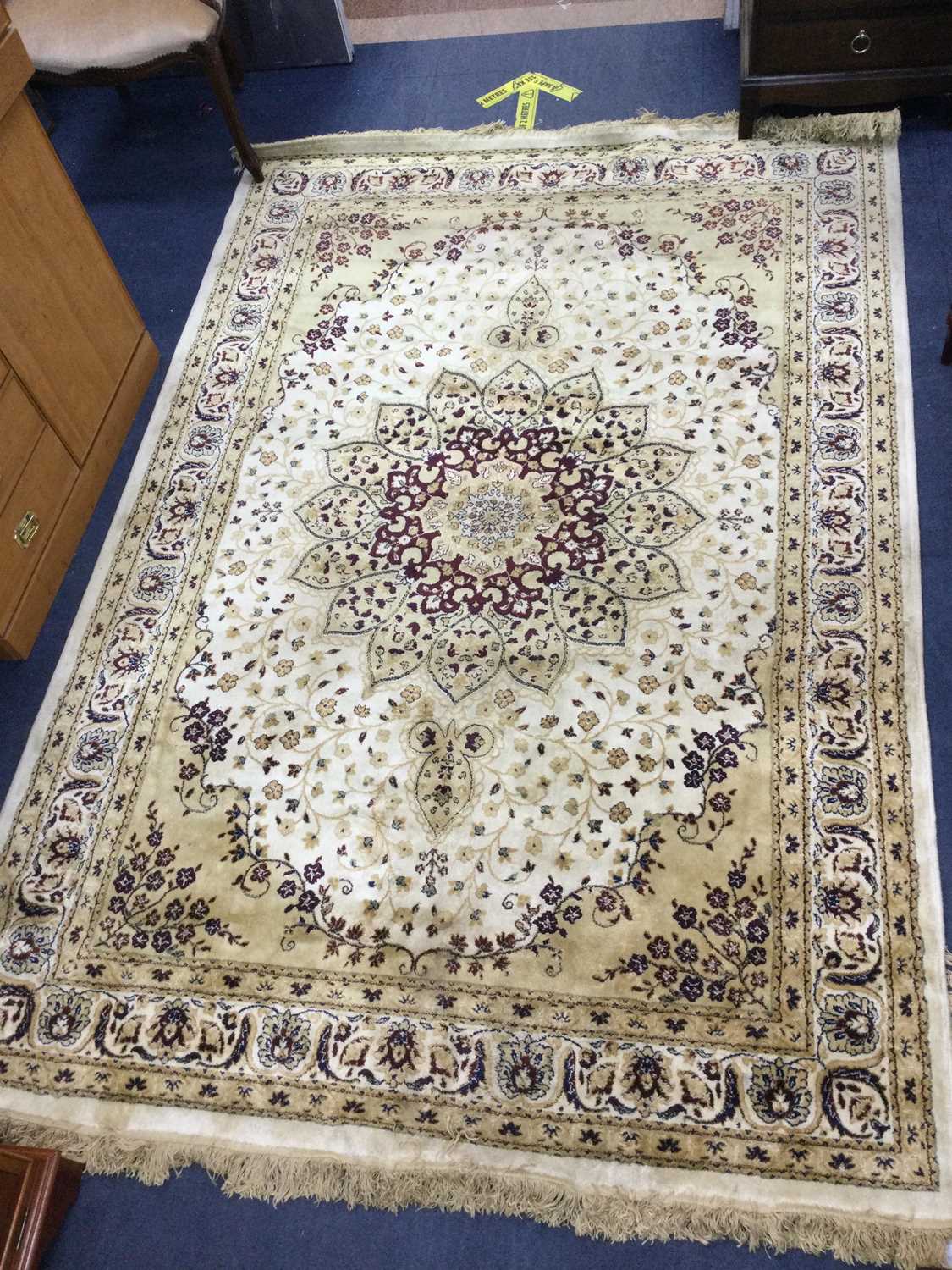 Lot 95 - A PERSIAN STYLE RUG