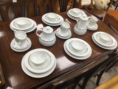Lot 104 - A THOMAS GERMANY PORCELAIN DINNER AND TEA SERVICE