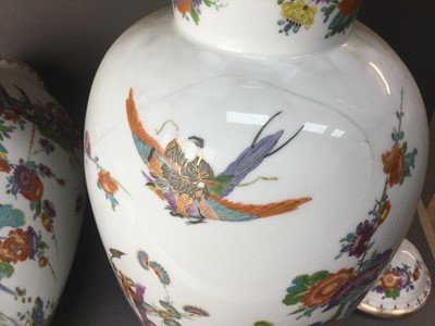 Lot 203 - A PAIR OF 20TH CENTURY MEISSEN KAKIEMON VASES AND COVERS