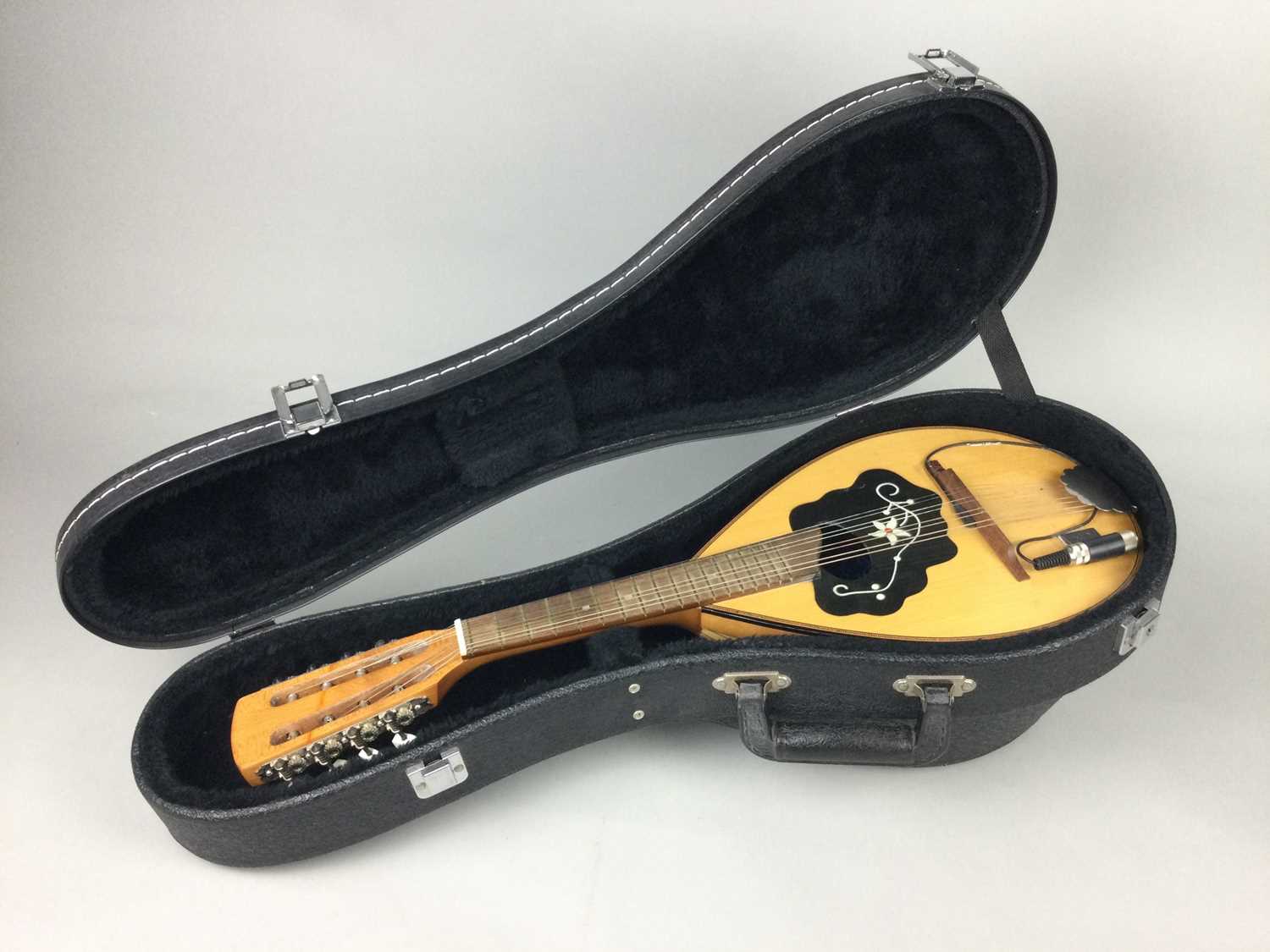 Lot 109 - AN AMADA BOWL MANDOLIN