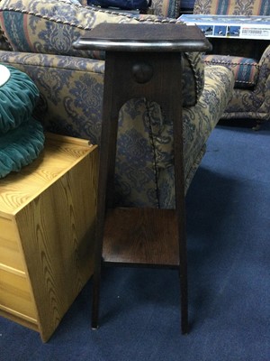 Lot 253 - AN OAK PLANT STAND