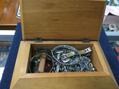 Lot 18 - A LOT OF COSTUME JEWELLERY CONTAINED IN A WOOD BOX
