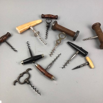 Lot 324 - A LOT OF VINTAGE CORKSCREWS