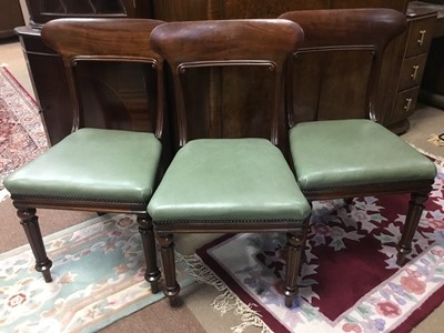 Lot 473 - A COMPOSITE SET OF SIX DINING CHAIRS