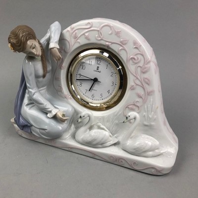 Lot 477 - A LLADRO QUARTZ MANTEL TIMEPIECE