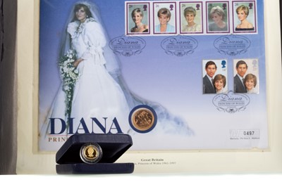 Lot 98 - THE DIANA WEDDING GOLD SOVEREIGN COVER DATED 1981 AND A COOK ISLANDS GOLD FIVE DOLLAR COIN