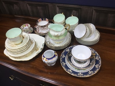 Lot 530 - A PARAGON PART TEA SERVICE