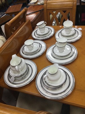 Lot 124 - A ROYAL DOULTON PART TEA SERVICE AND OTHER PLATES