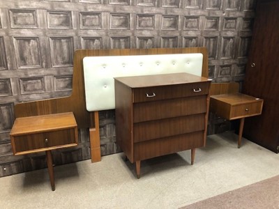 Lot 107 - A RETRO HEADBOARD AND CHEST OF DRAWERS