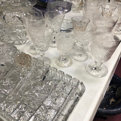 Lot 98 - A LOT OF CRYSTAL AND GLASS INCLUDING STUART CRYSTAL, CAITHNESS AND DARTINGTON